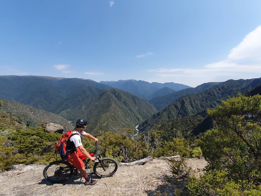 January 2nd, 2020. 
Looking back down to valley and river we camped near. About to drop in to &quot;Kill Devil&quot; and back to (almost) civilization... Takaka.

#hotveryhot #takemetotheriver #57switchbacks
#deardiary 
#notsurehowlongitwilllast