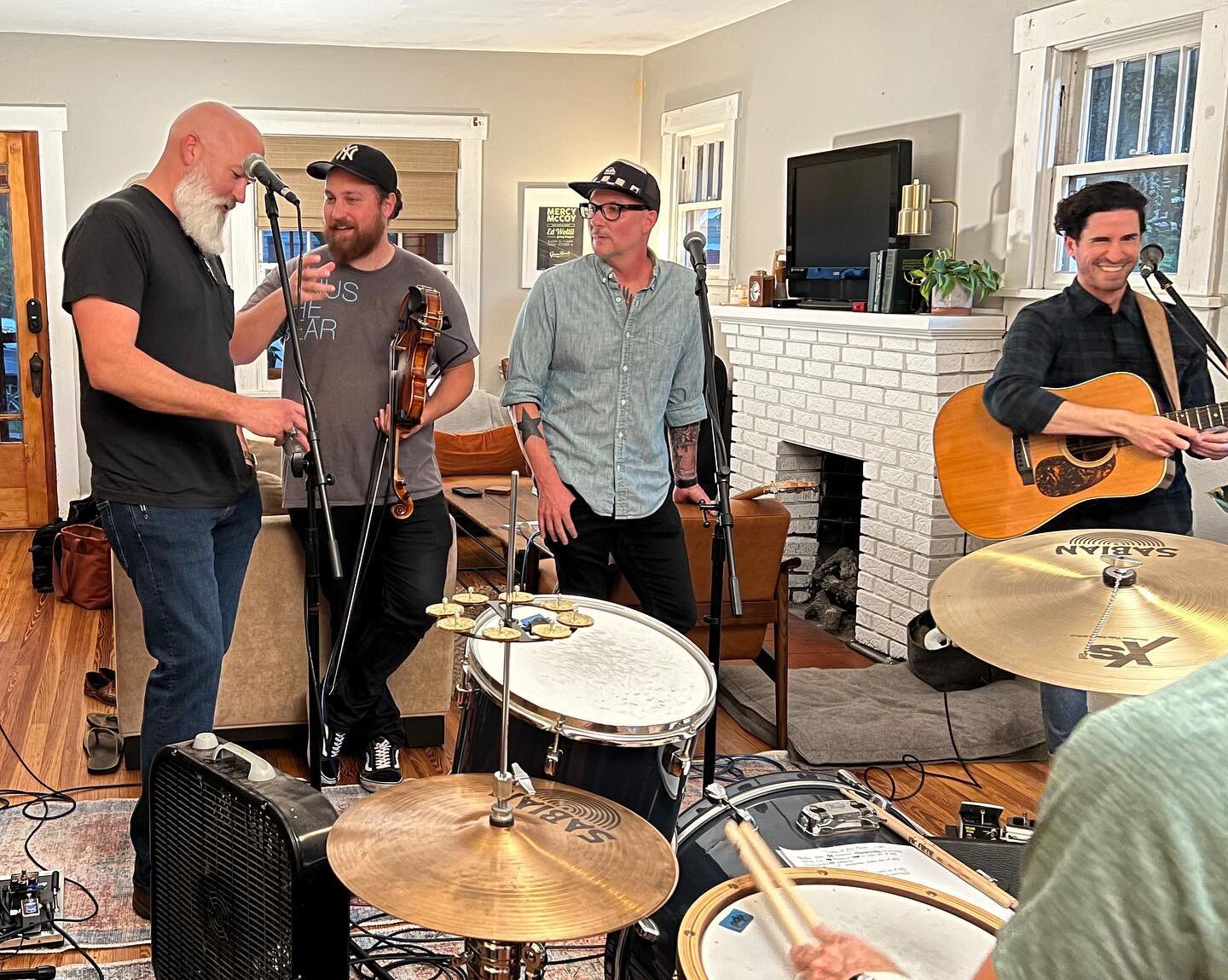 If last night&rsquo;s rehearsal is any indication of what you&rsquo;re in for tonight 8/19 at @sevencmusic in @stpetefl ,  it&rsquo;s going to be a special evening of tunage 🤘🏻👍🏻✌🏻

We&rsquo;ll see you there 🙌🏻

#musicphotography by @skylerjun