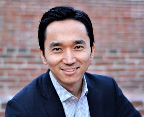 Tongil Lee Profile Picture.png