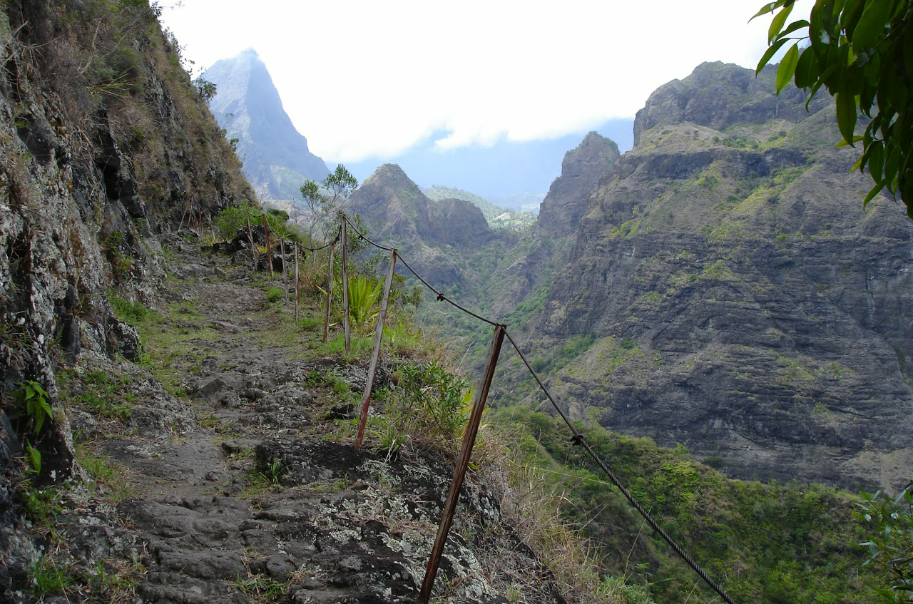 A photo I found on Panoramio. I recall being on this section, or something very similar just after sunrise.