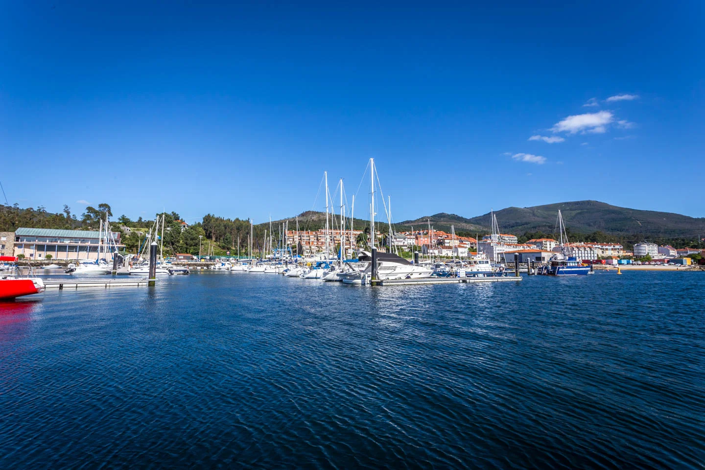 Approaching our final marina of the trip, Portosín.