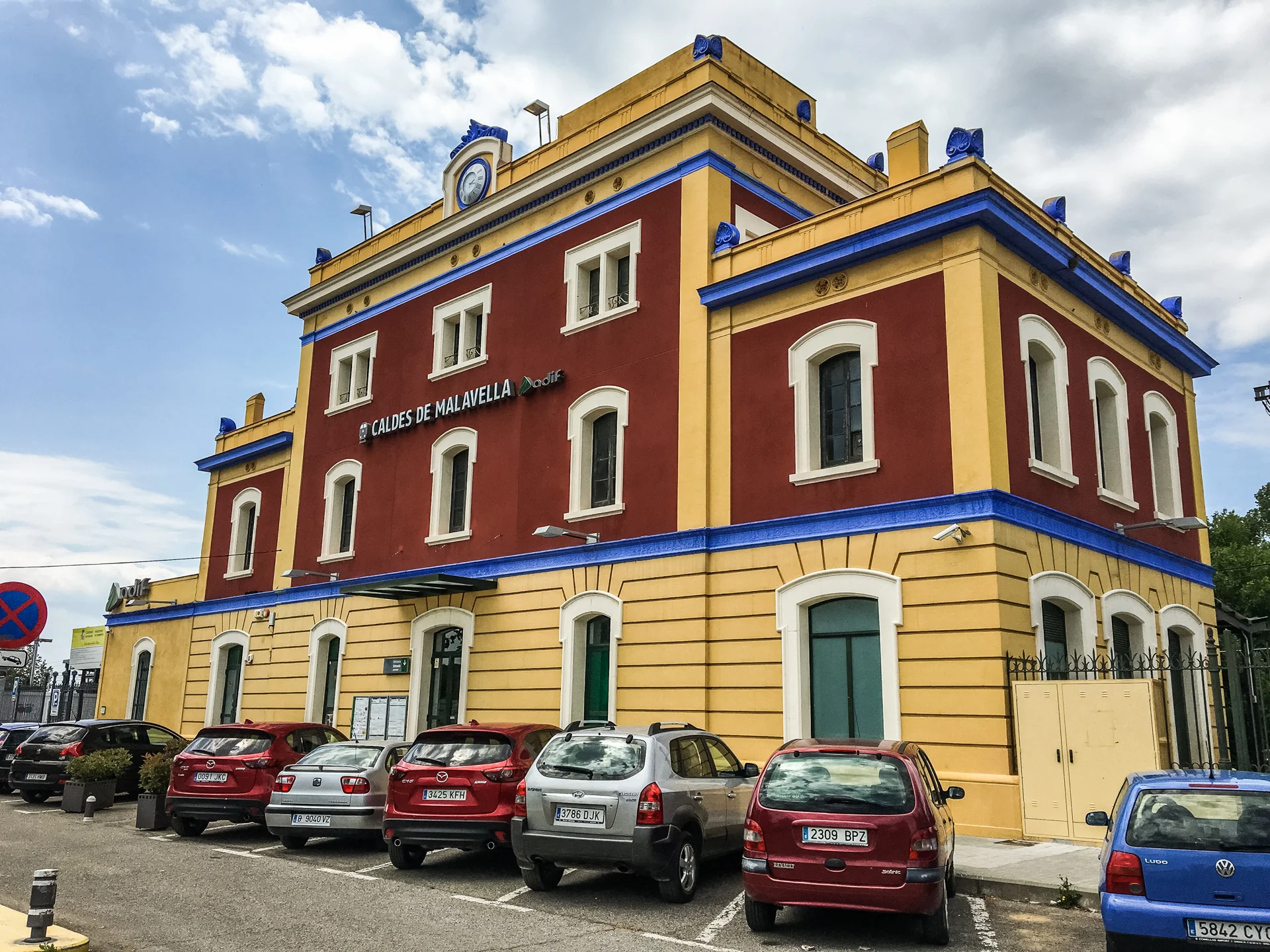 The colourful train station at Caldes de Malavella