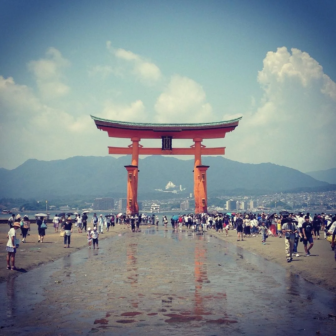 hiroshima miyajima gate.jpg