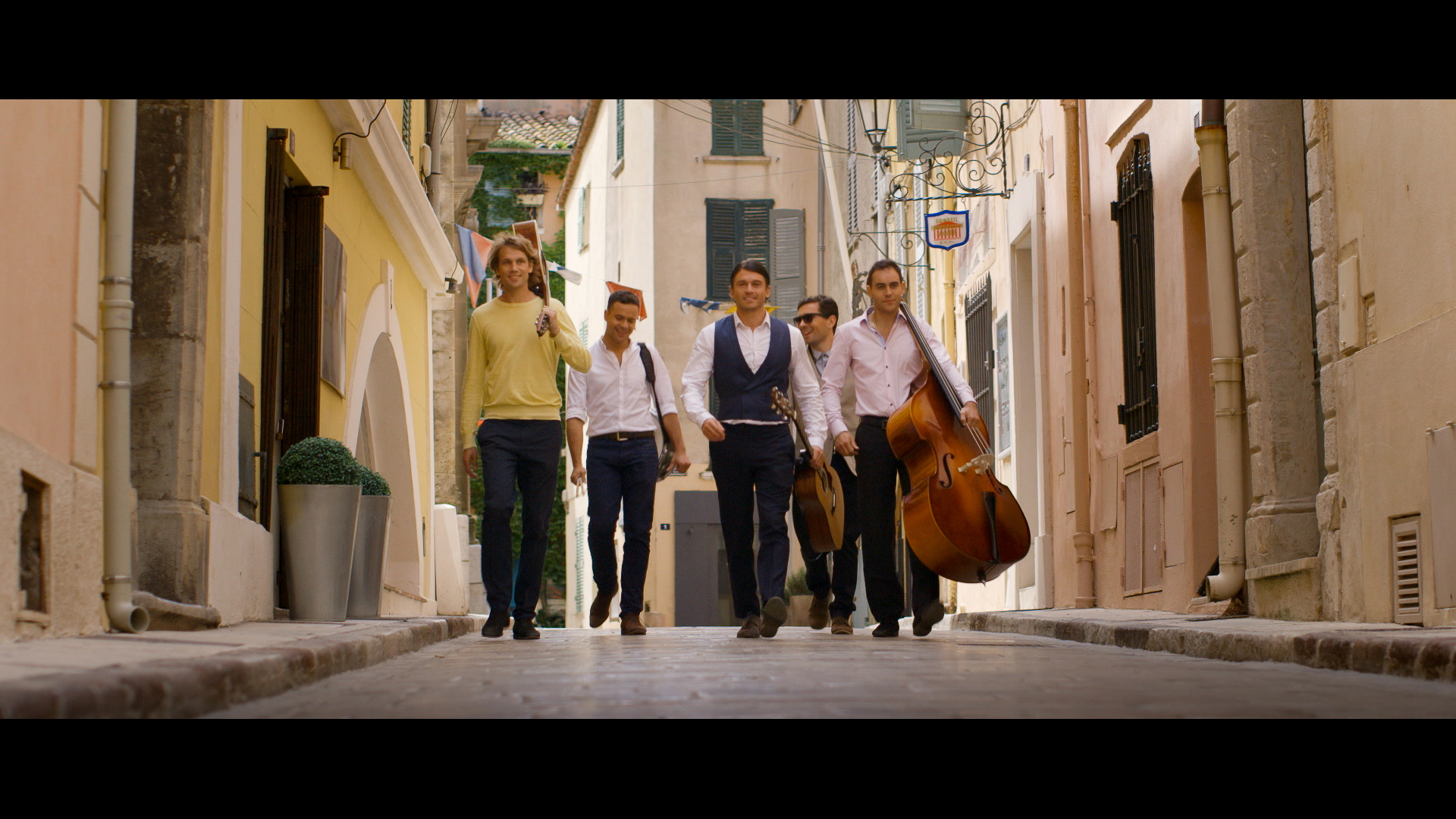 The Gypsy Queens - St Tropez