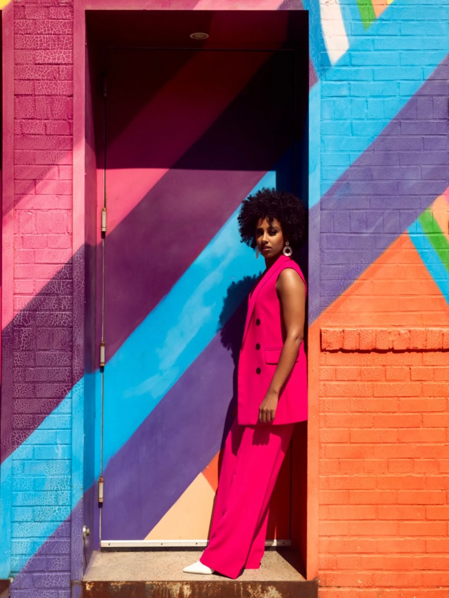 Happy Monday, Y&rsquo;all. Make it bright, vibrant and beautiful 🫶🏾
.
.
.
#nicolemondestinphotography #melanin #curls#nycphotographer #blackwomenphotographers #nycblackfemalephotographer #brooklyn