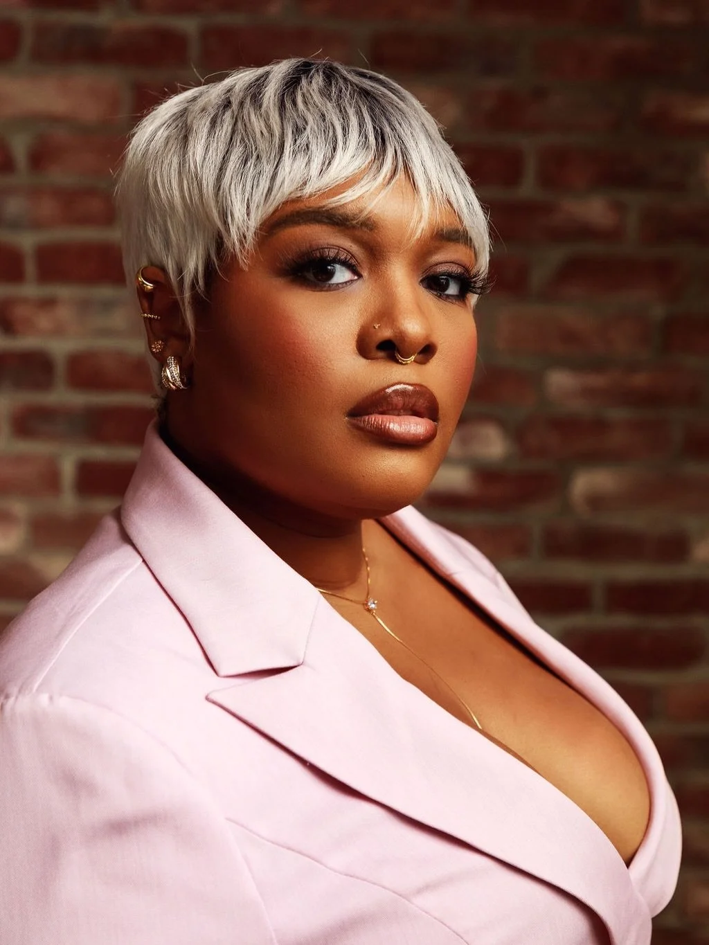 Details&hellip;.. one thing about me I love a good detail shot! @gaw3000 slayed her final lol for the Wicked premiere and the details stood out to me. 
.
.
.
#nycphotographer #blackfemalephotographer #nicolemondestinphotography #blackfemalephotograph