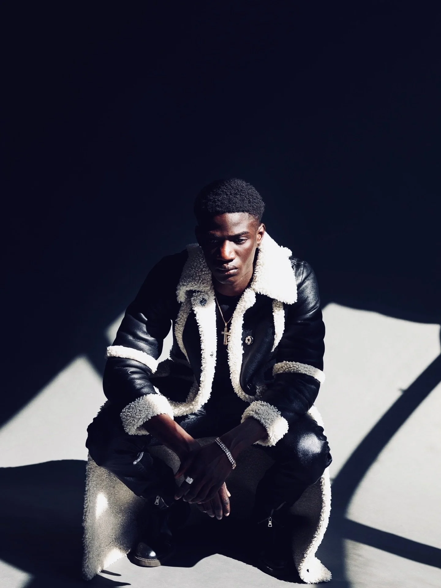 Me trying to remember what happened to that shearling coat I had back in the day?!? 🤔 It was double-breasted, all black, and WAIST-LENGTH, basically a crop top, because it didn't cover my butt 🤦🏾&zwj;♀️. I looked good, though I'm not sure what I w