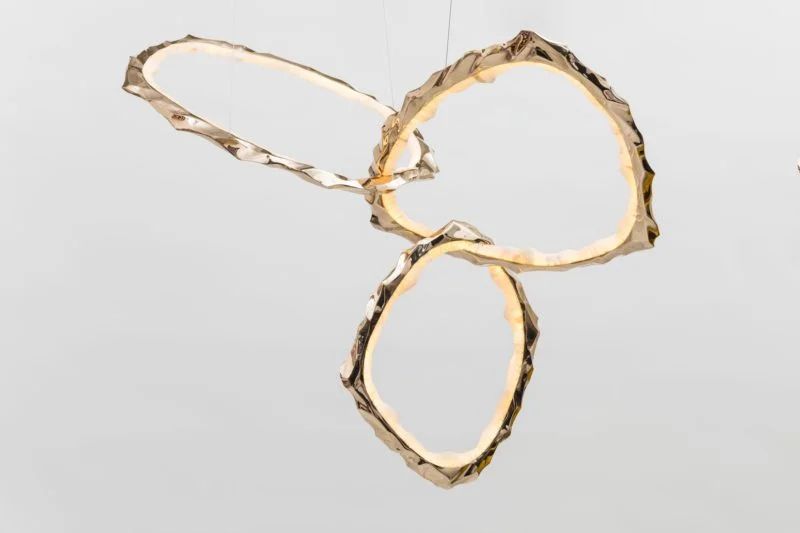 Markus Haase, Circlet Chandelier , 2018. Bronze, Onyx, LEDS. 122 x 152.4 x 91.4cm. Photo Credit: Simon Leung