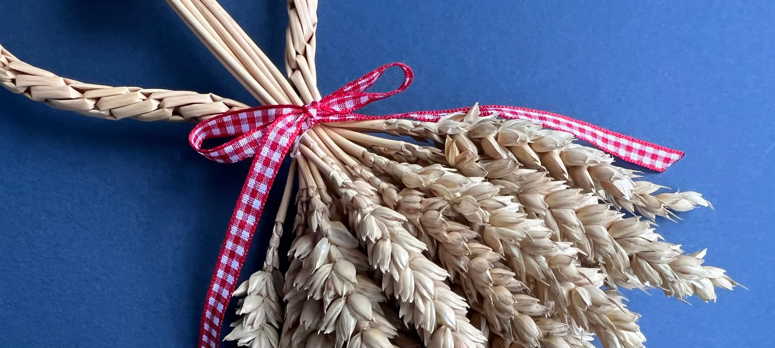 Make a Straw Harvest Trophy