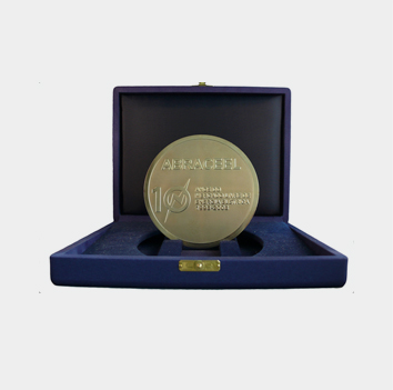 Medalha Abraceel Mercado Livre 10 anos, entregue em 2008, pela relevante contribuição para o Mercado Livre de Energia Elétrica no Brasil