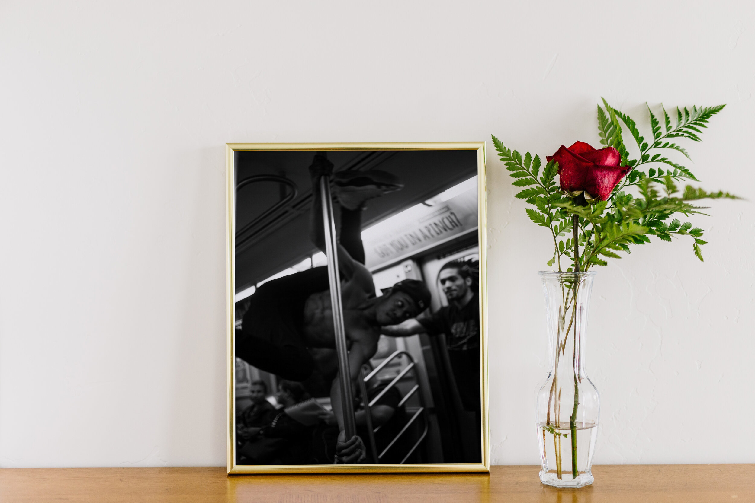 Gold picture frame and plant (1).jpg