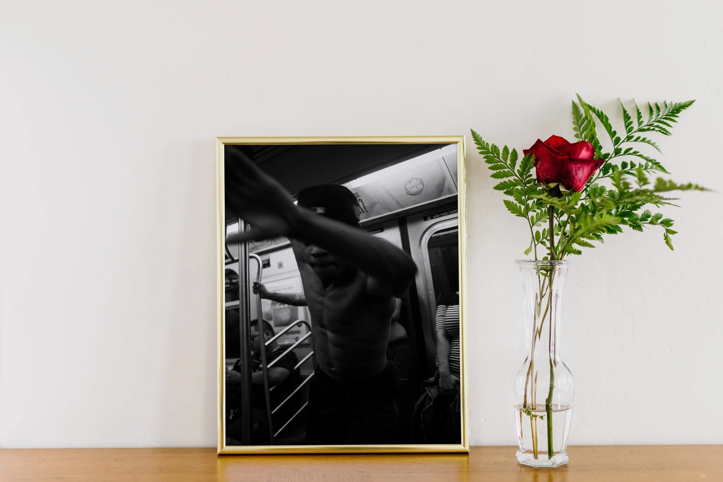 Gold picture frame and plant (4).jpg