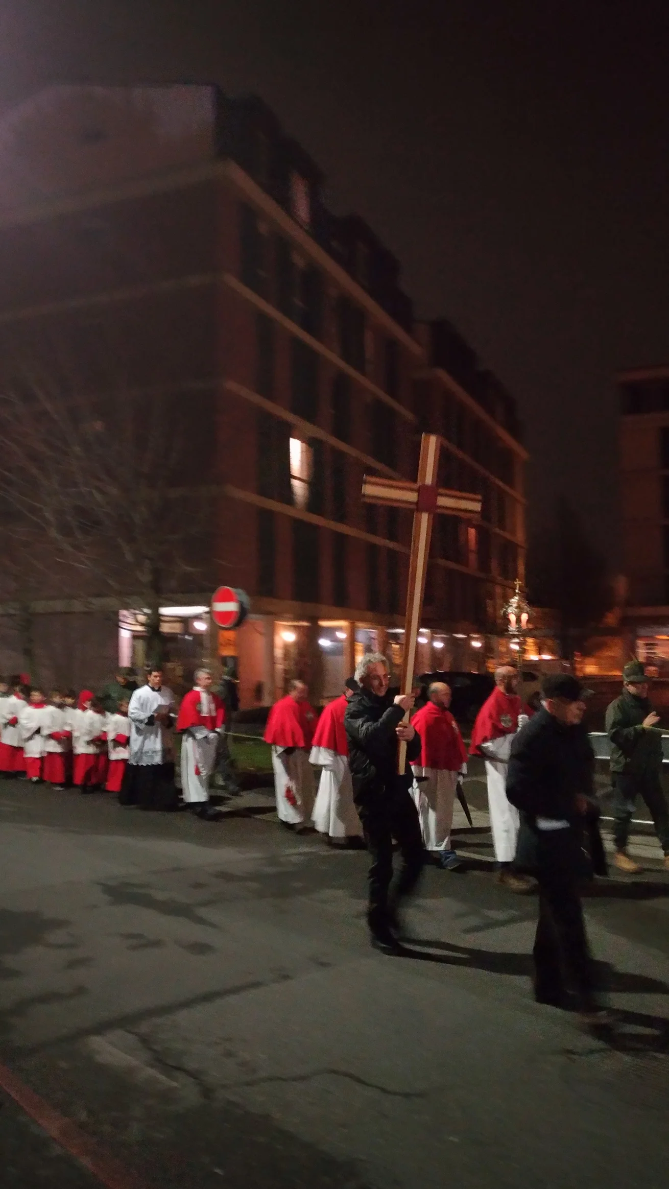 Via Crucis con l'arcivescovo