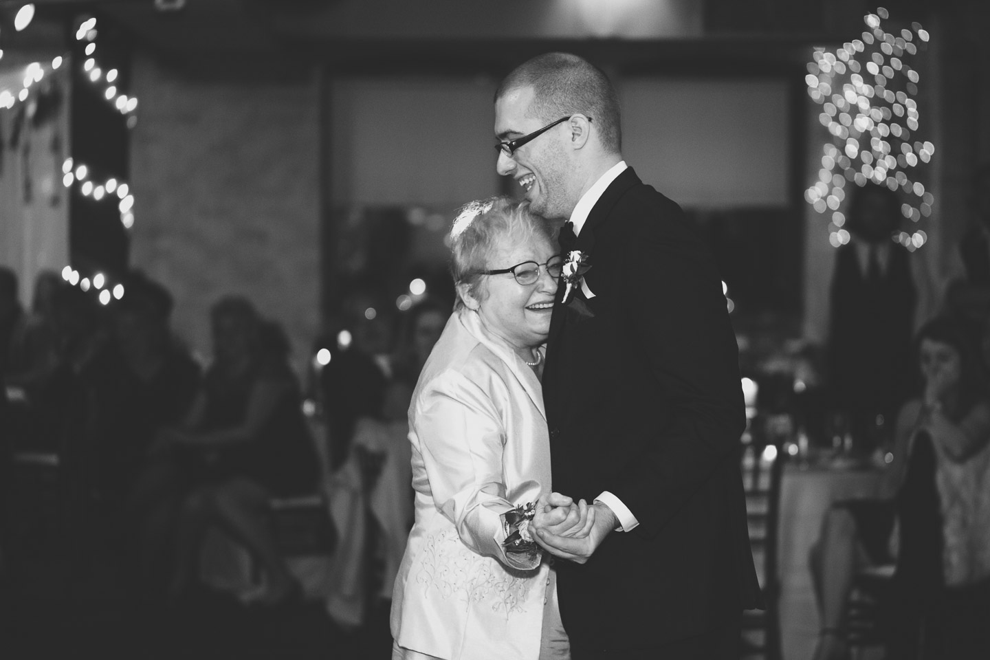 Michigan-Wedding-Photographer-Light-Garden-Photography-139.jpg