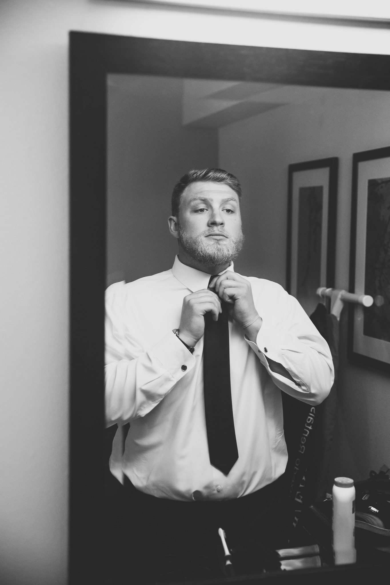 048-best-detroit-michigan-outdoor-wedding-photographer.jpg