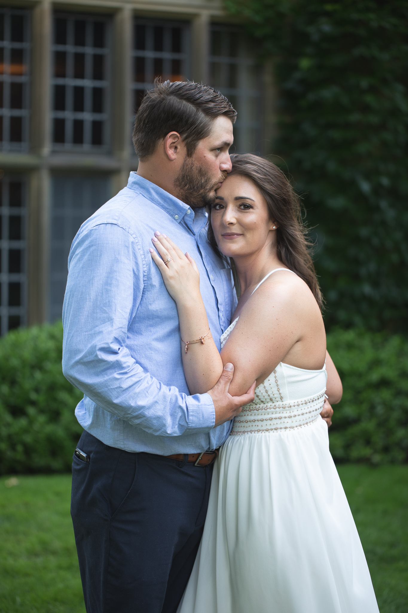 003-wedding-photographer-detroit-michigan-outdoor-natural-engagement-photography.jpg