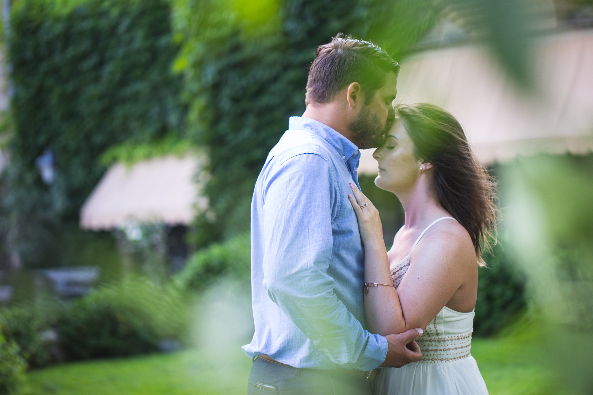 016-wedding-photographer-detroit-michigan-outdoor-natural-engagement-photography.jpg