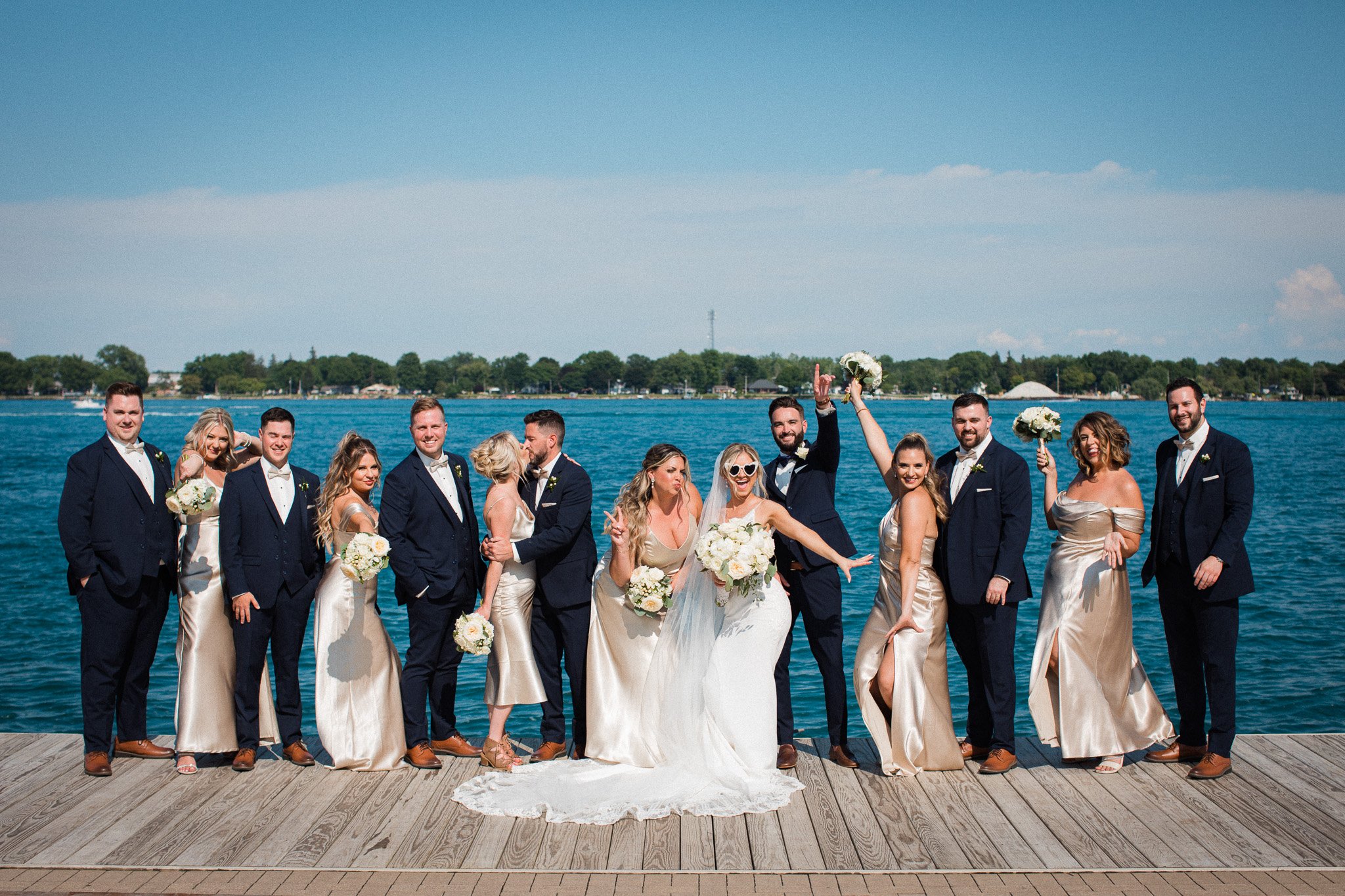 161_Michigan_Wedding_Photographer_St_Clair_Inn.jpg