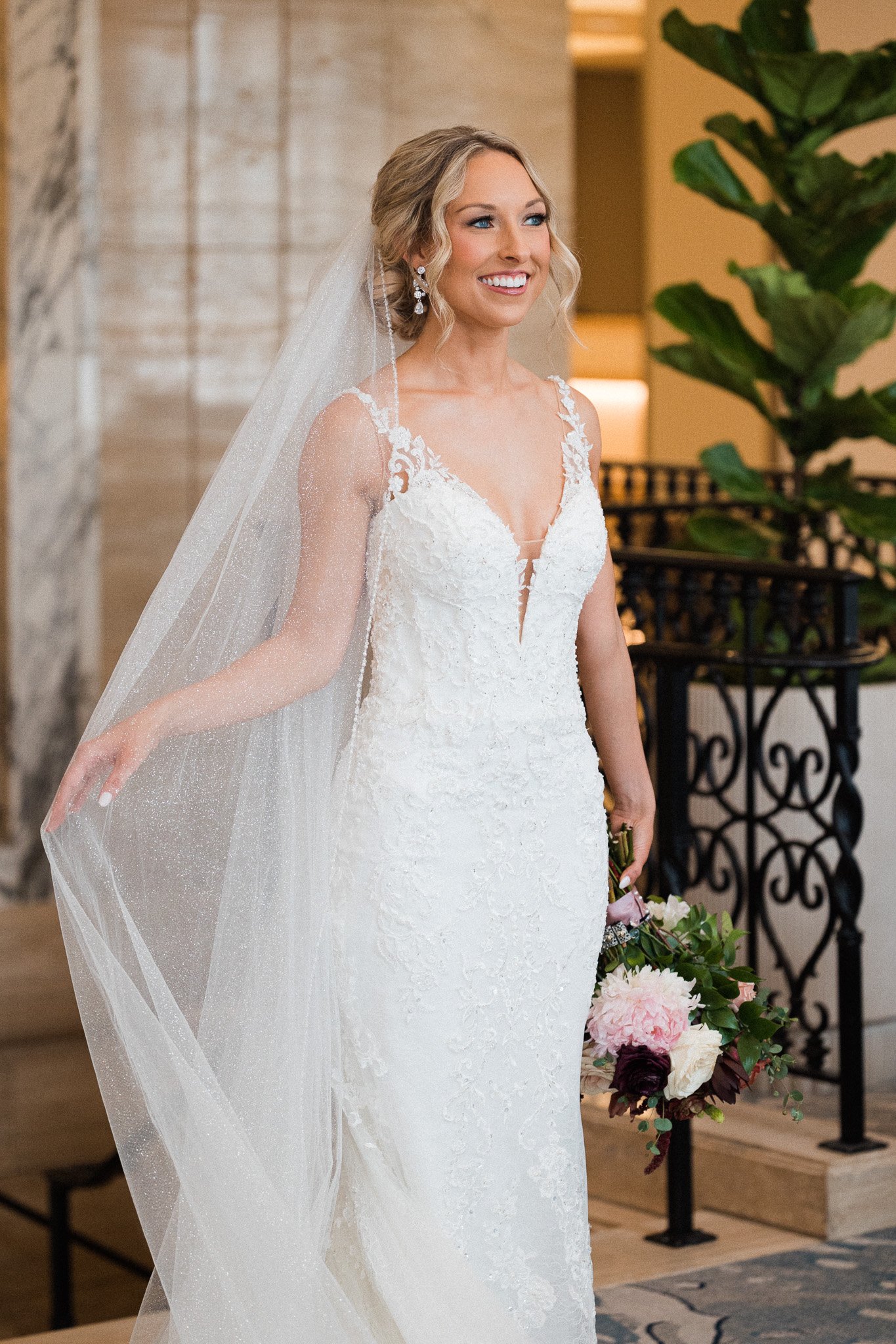 089_Michigan_Wedding_Photographer__Detroit_Westin_Book_Cadillac_Downtown.jpg