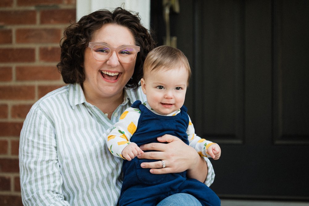 005_Michigan_Family_Photographer_Backyard_Session.jpg