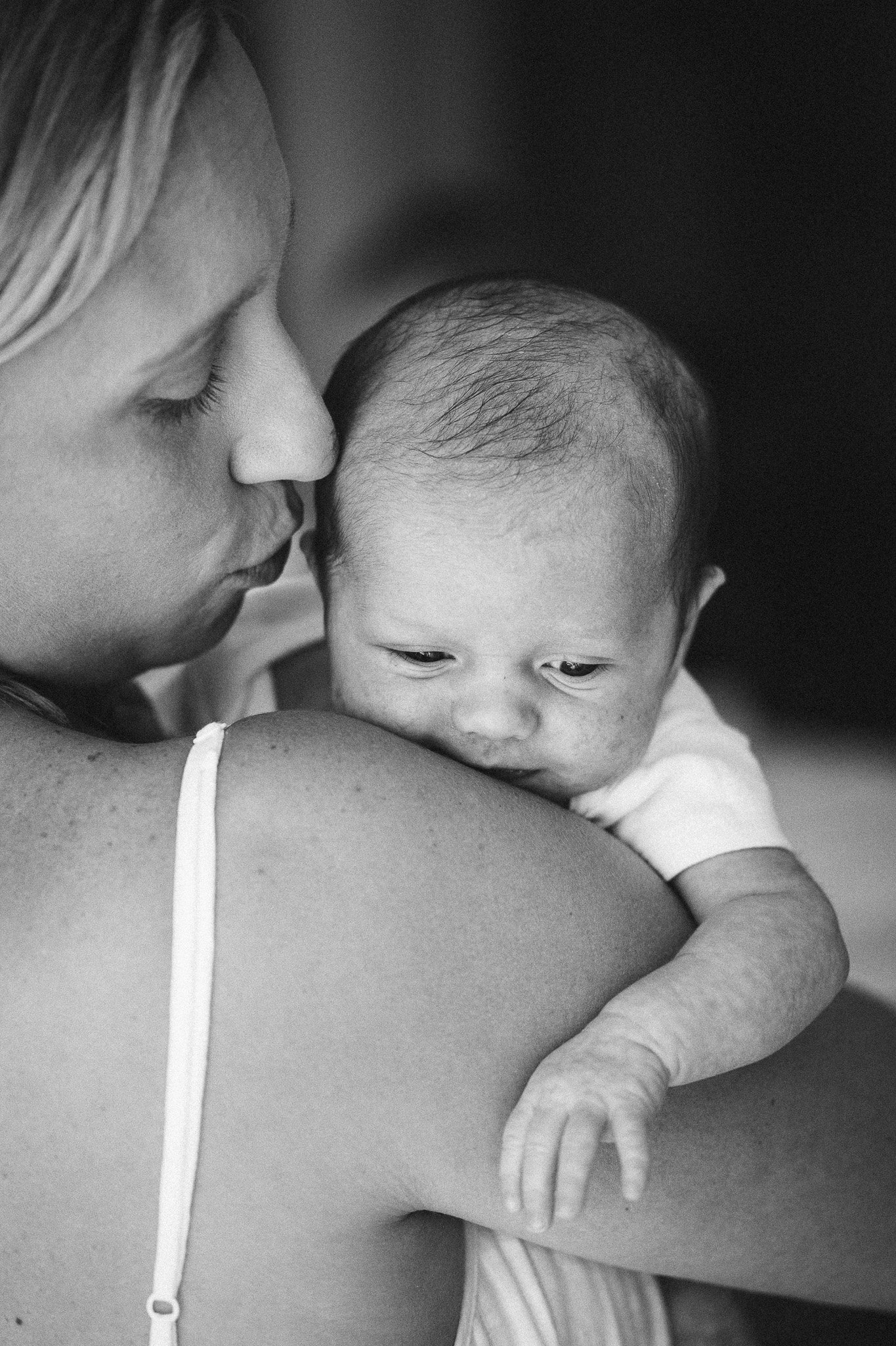 010_Michigan_Family_Photographer_Newborn_In_Home_Nursery.jpg