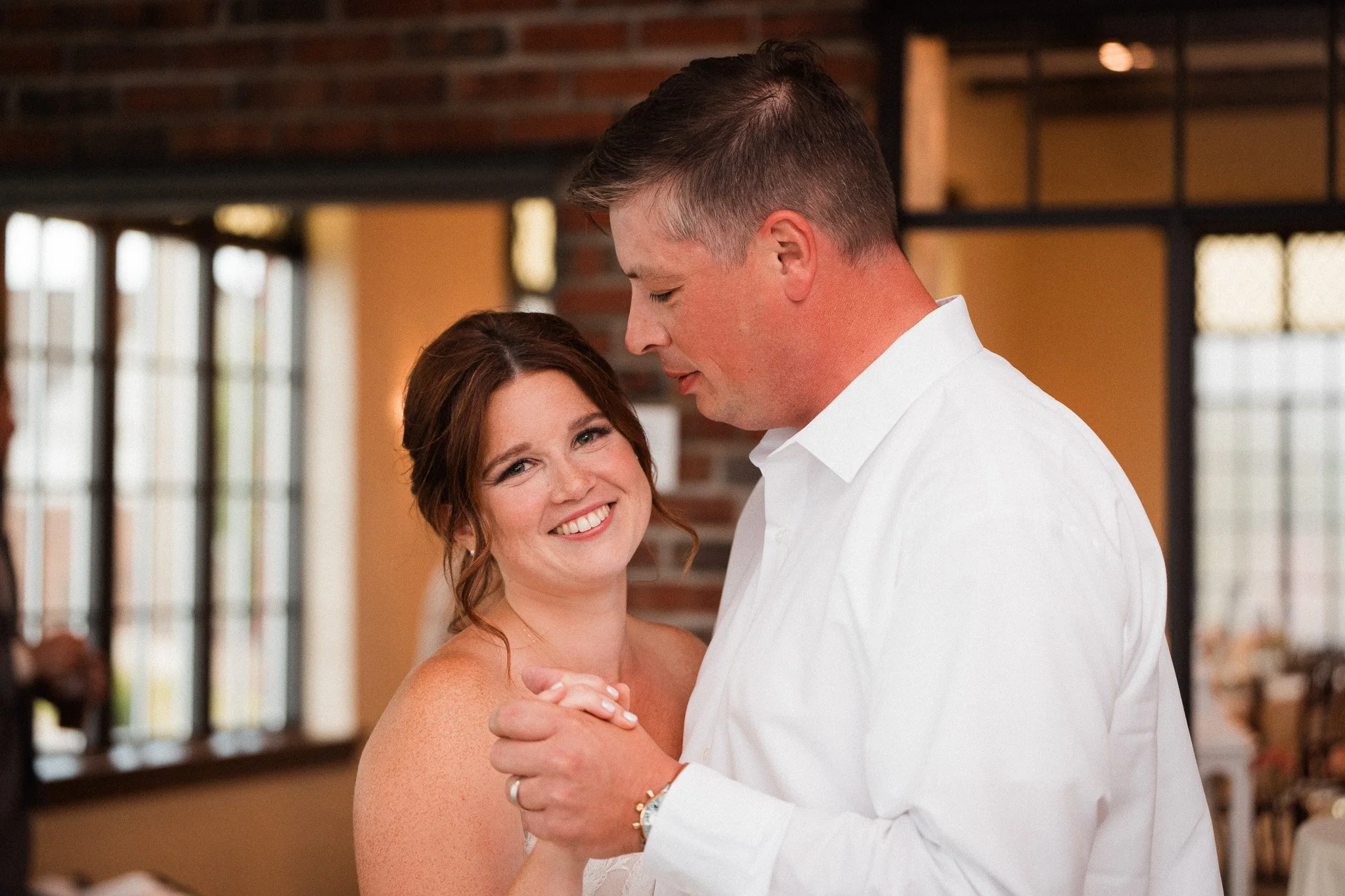 138_Michigan_Wedding_Photographer_Light_Garden_Photography_St_Clair_Inn.jpg