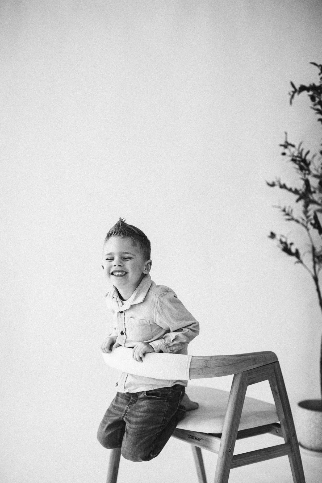 040_Michigan_Family_Photographer_Studio_Neue_Mini_Sessions.jpg