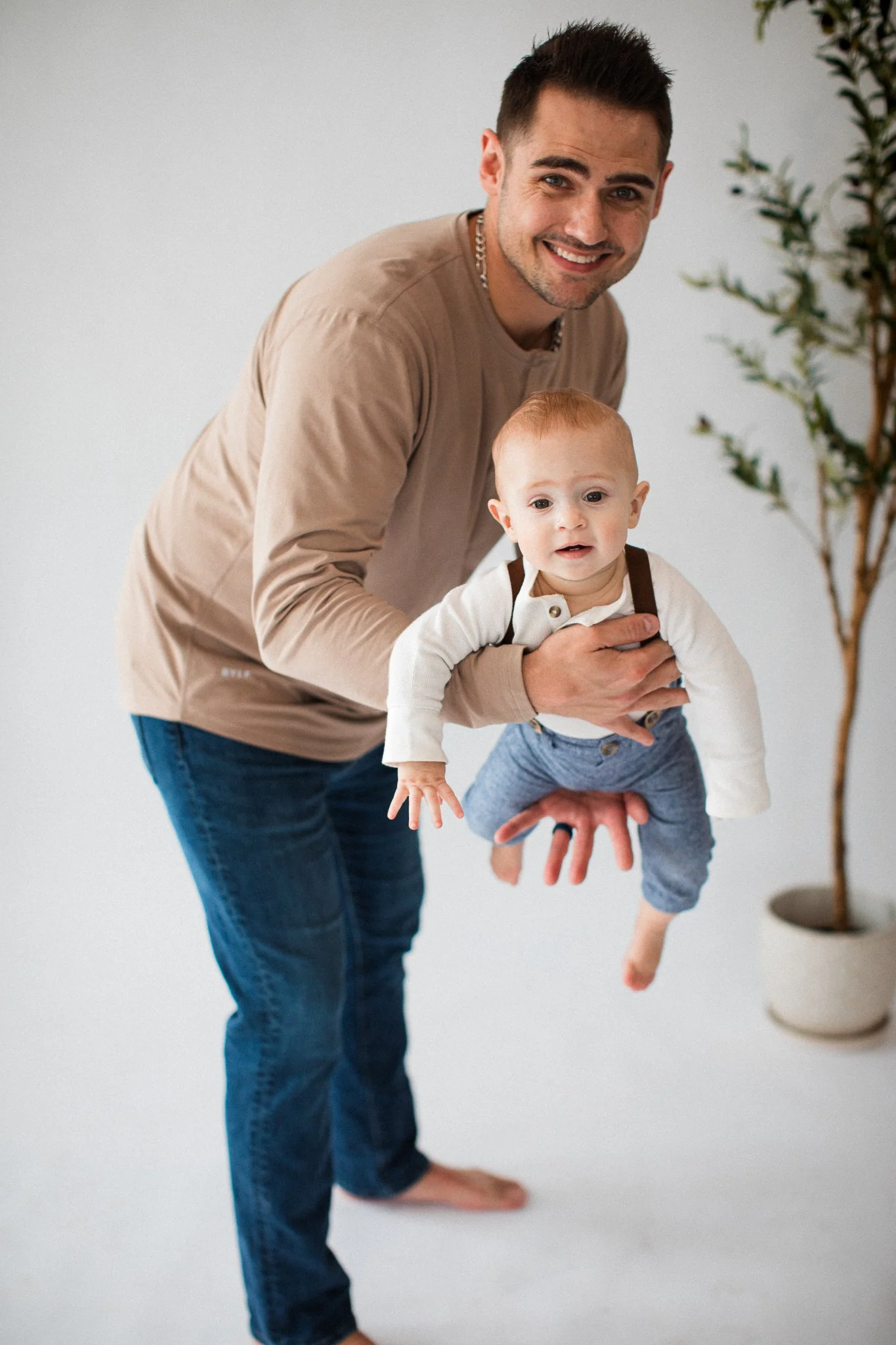 044_Michigan_Family_Photographer_Studio_Neue_Mini_Sessions.jpg