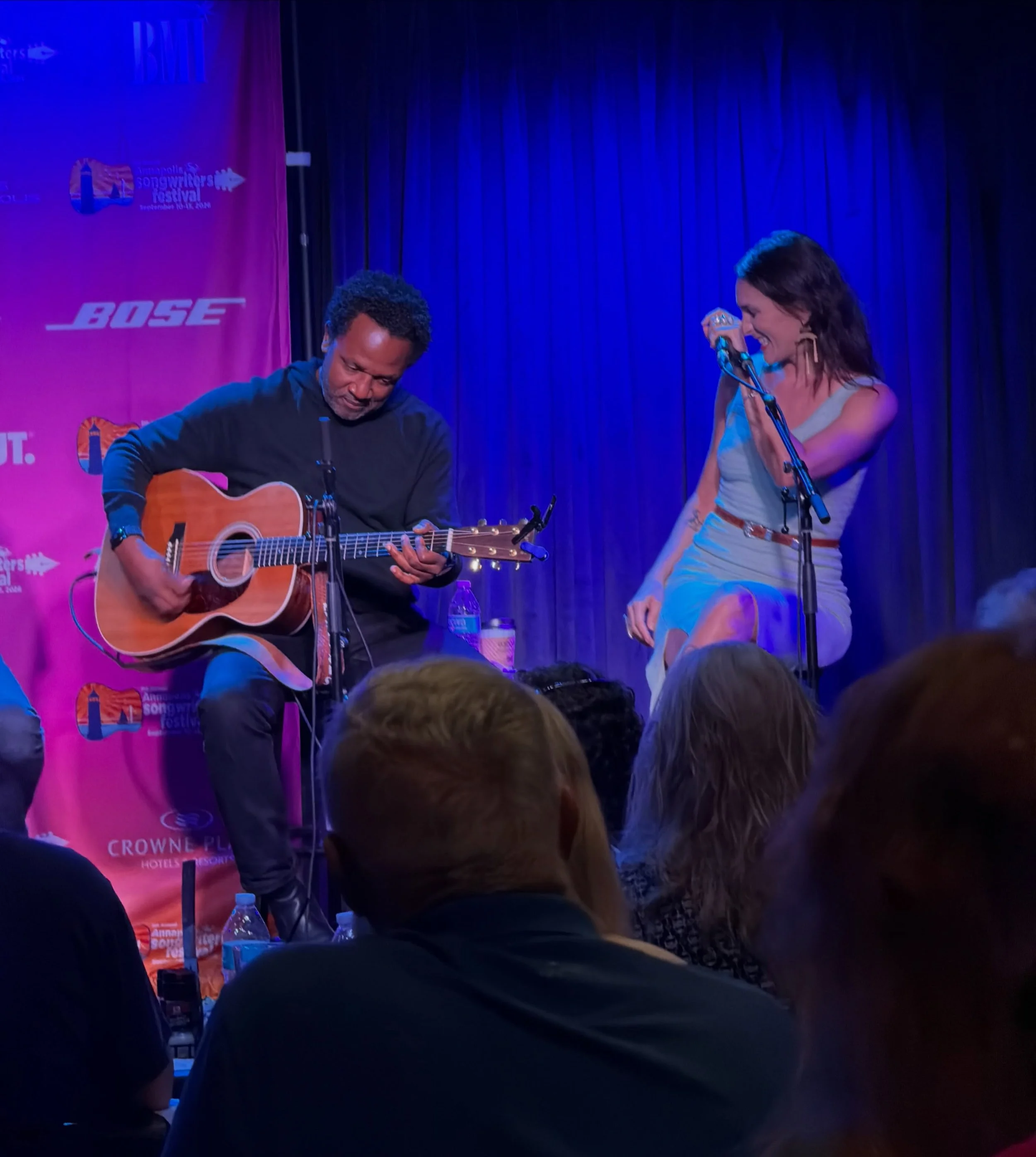 When @drh3 is playing with me, I just can&rsquo;t start smiling. 
Probably why we wrote a song called &ldquo;It Gets Better&rdquo;

Thank you @annapolissongwritersfestival for providing the space for this beautiful moment!