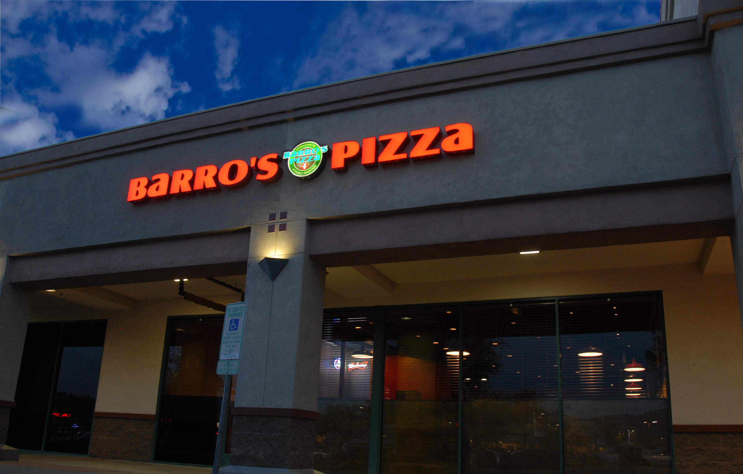 Barro's Pizza.jpg