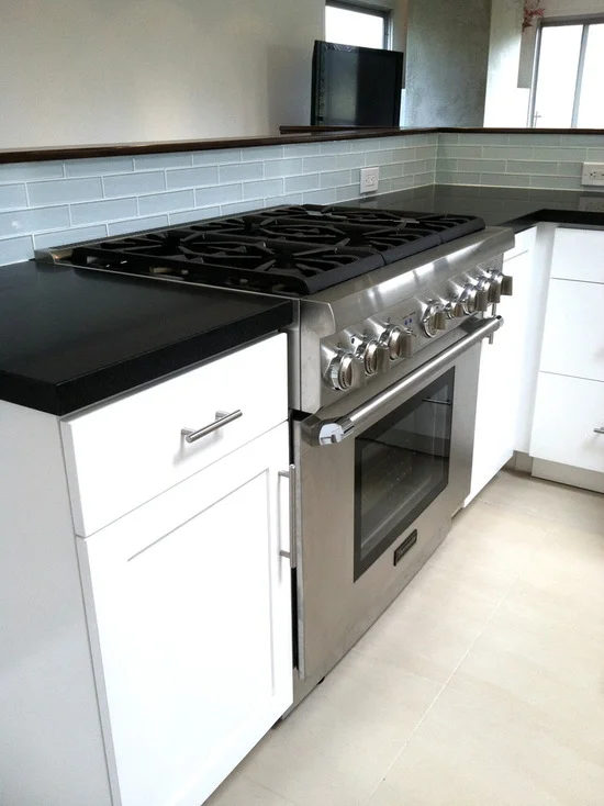 ed61943e01e0a381_6424-w550-h734-b0-p0--contemporary-kitchen.jpg