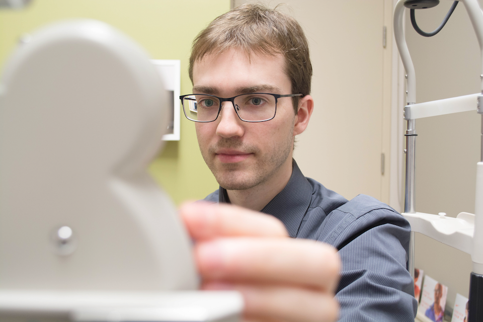 Dr. Daniel Stoikos