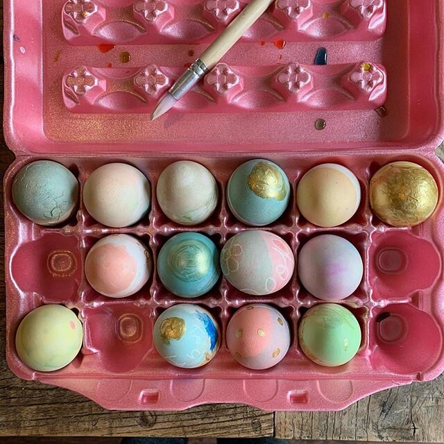 We got crafty today 🐰👩🏼&zwj;🎨🥚🌈.
We decorated the eggs.
Then we ate them 😂.
Trying not to waste ANYTHING these days. Which is a lovely bi-product of our current reality😊.