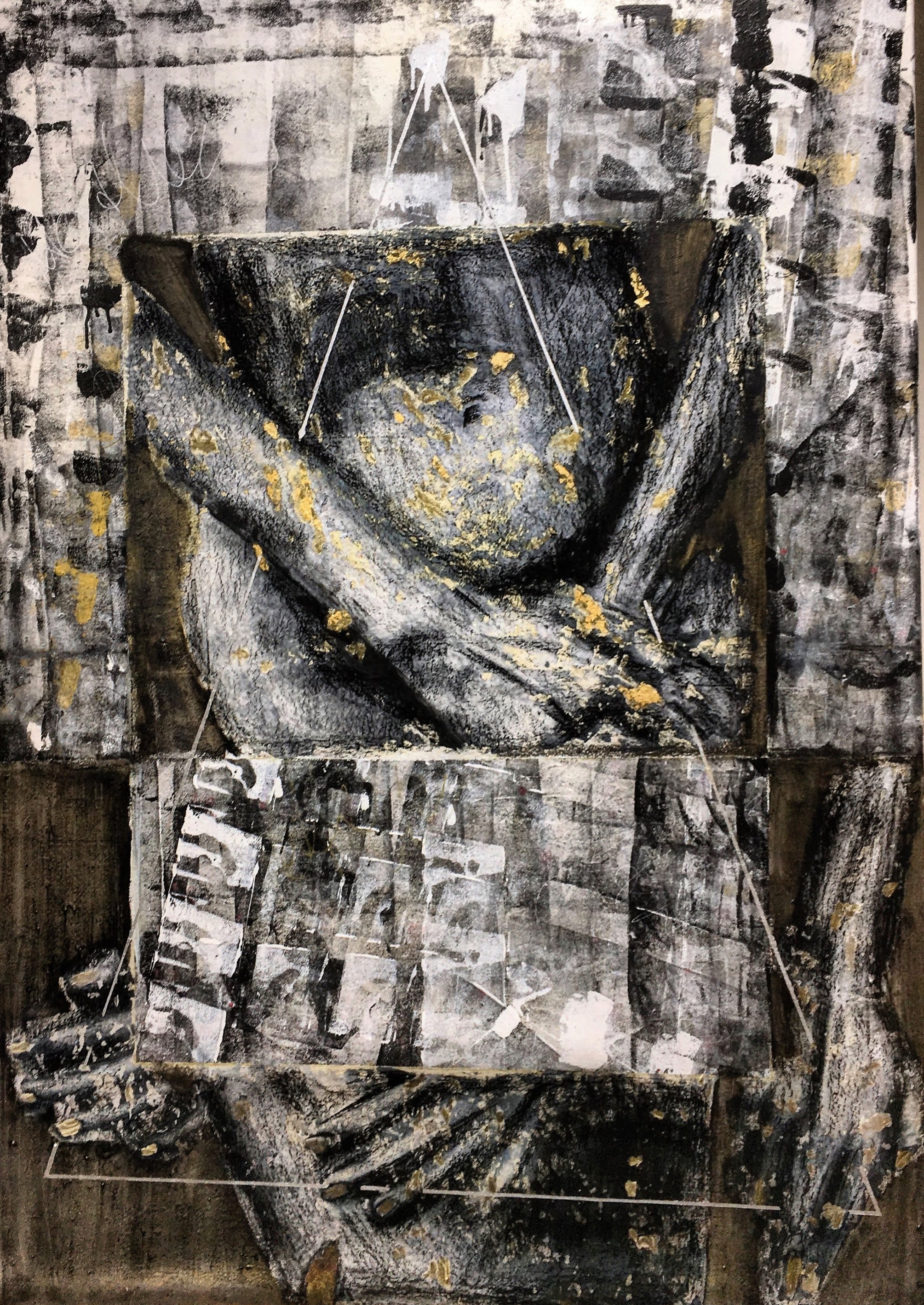 Gold Womb, 2016, (Série Black Gold), Colagem e acrílica e óleo sobre tela, 165 x 114 cm 