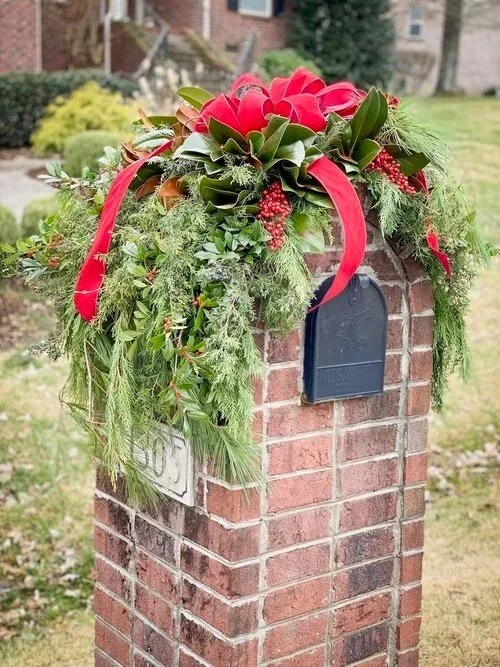 Mailbox_deluxe.jpg