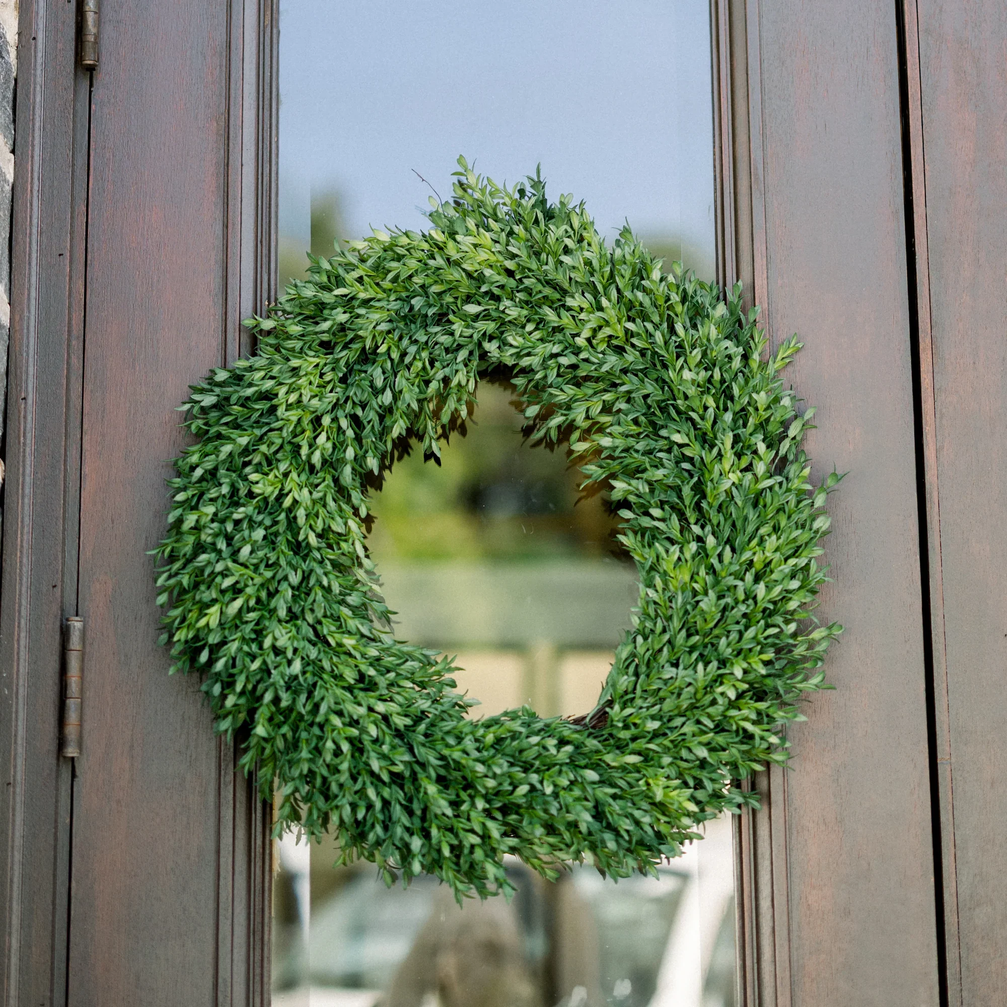 NEW! Fresh Boxwood Wreath 24"