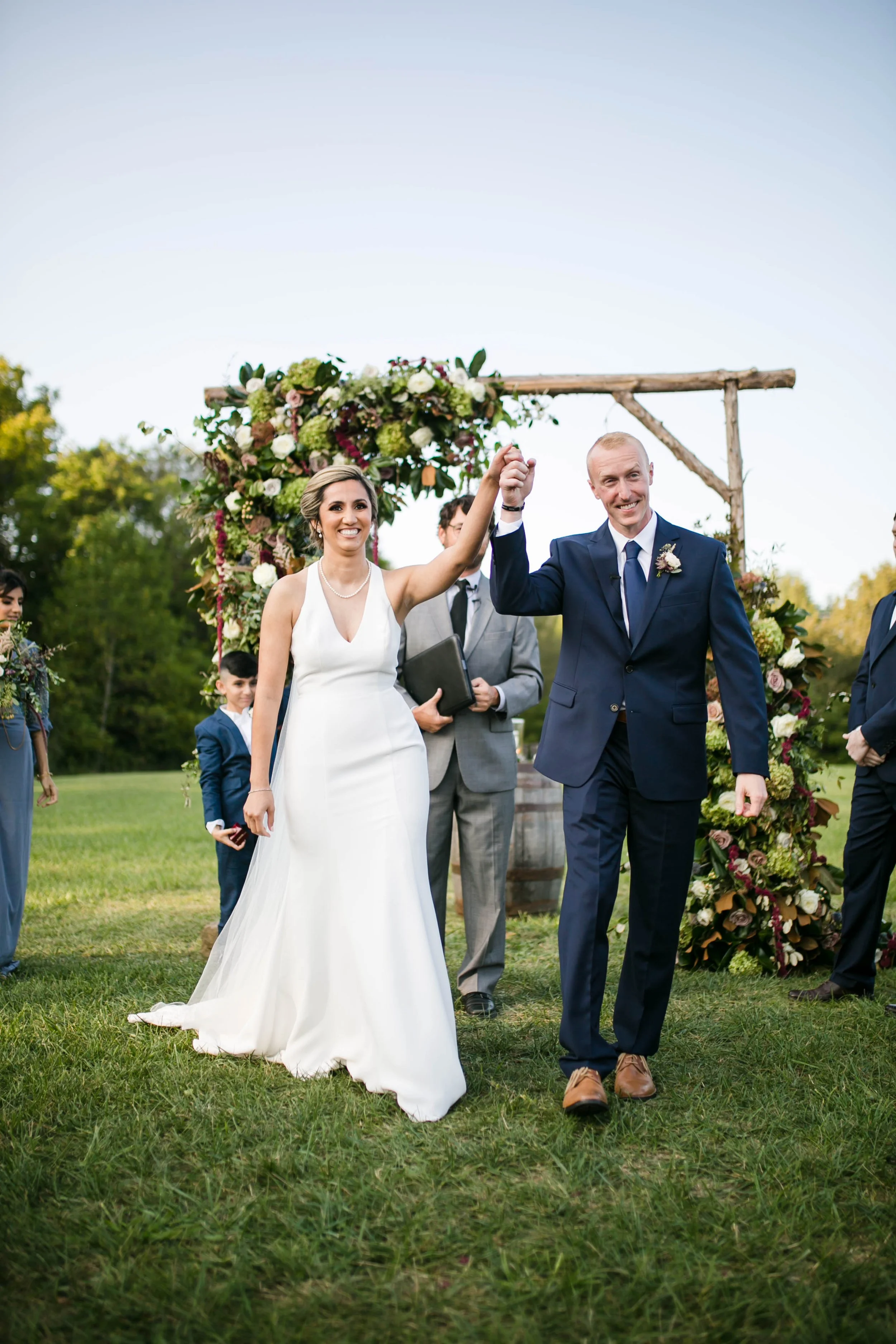 annarobersondesign.com-wedding-barnhill-sneakpeeks-18.jpg