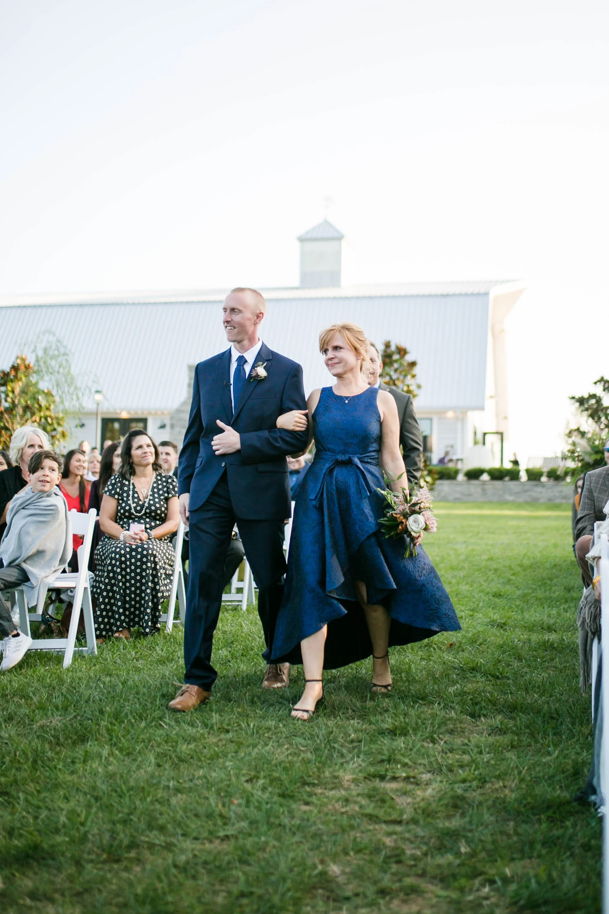 annarobersondesign.com-barnhill-ceremony-14.jpg