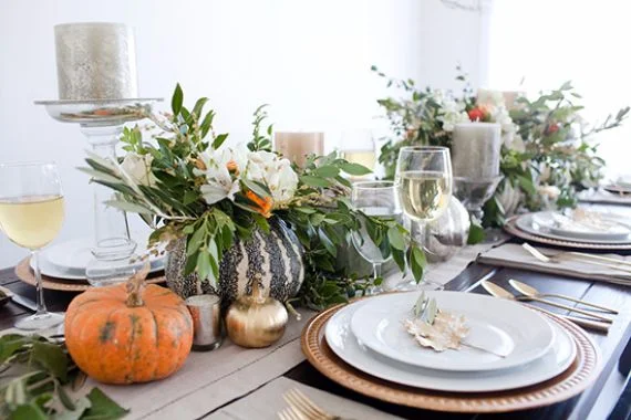 Using natural decor for the Thanksgiving table. Image Source: http://www.familyholiday.net