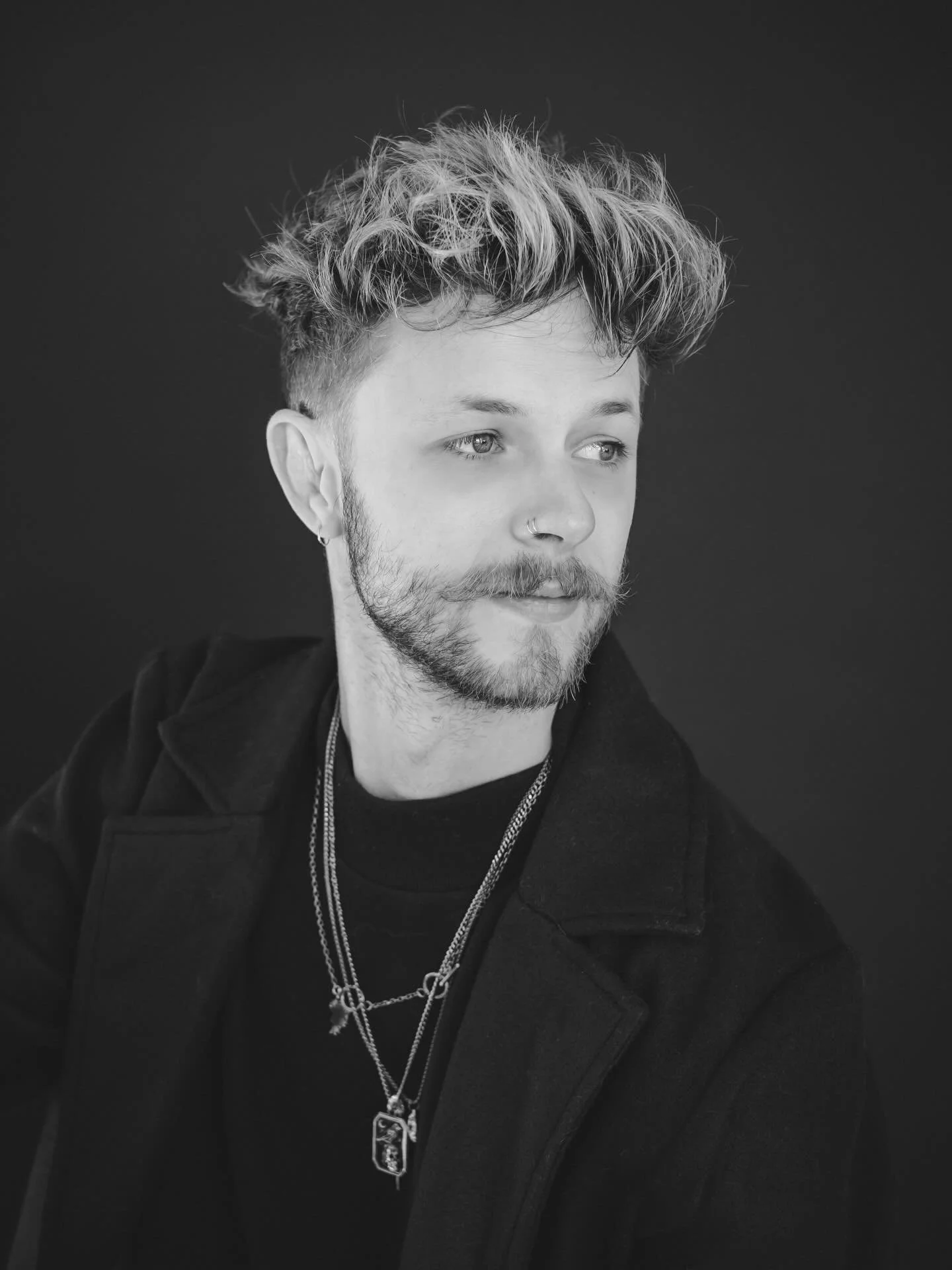 Headshots with @rowdyhairservices ✨

#BlackTiePortraitBooth
#LuxuryPhotoBooth #PortraitBooth #LuxuryEventPhotography #WeddingPhotoBooth #SouthernWeddingStyle #CoastalWeddingVibes #StSimonsIslandWeddings #JekyllIslandWedding #SeaIslandWedding #Savanna