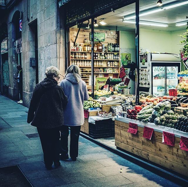 #streetphotography #street #streetstyle #documentaryphotography #barcelona #spain #people #peoplewatching #walking #neighbourhoods #shadows #shadowsandlight