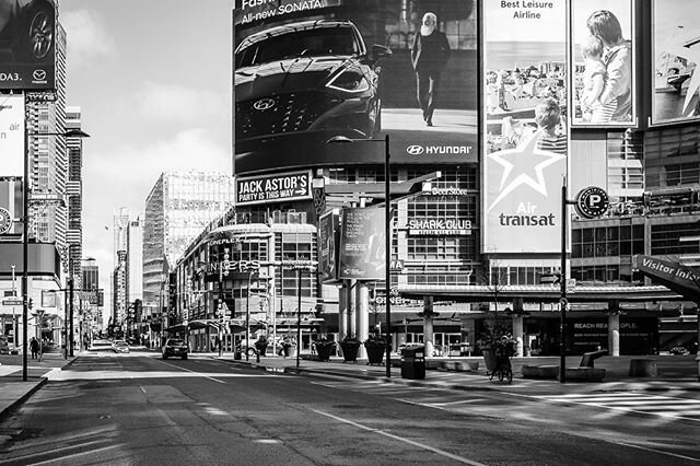 An empty Dundas Square in downtown Toronto during the Covid-19 pandemic.
.
.
#covid19 #toronto #photojournalism #documentaryphotography #documentary #blackandwhitephotography