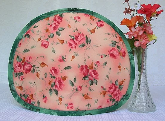Tabard Coral Roses vase flowers 405x.jpg