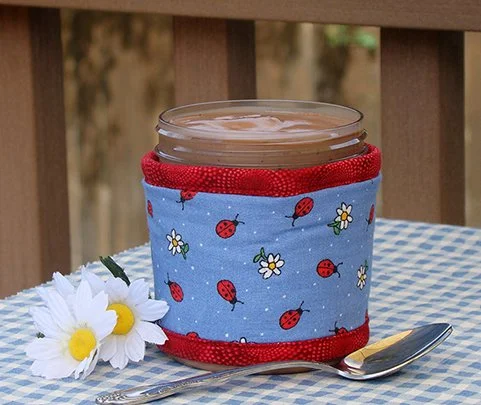 KrKoll Ladybugs deck table blue plaid daisies 405x481.jpg