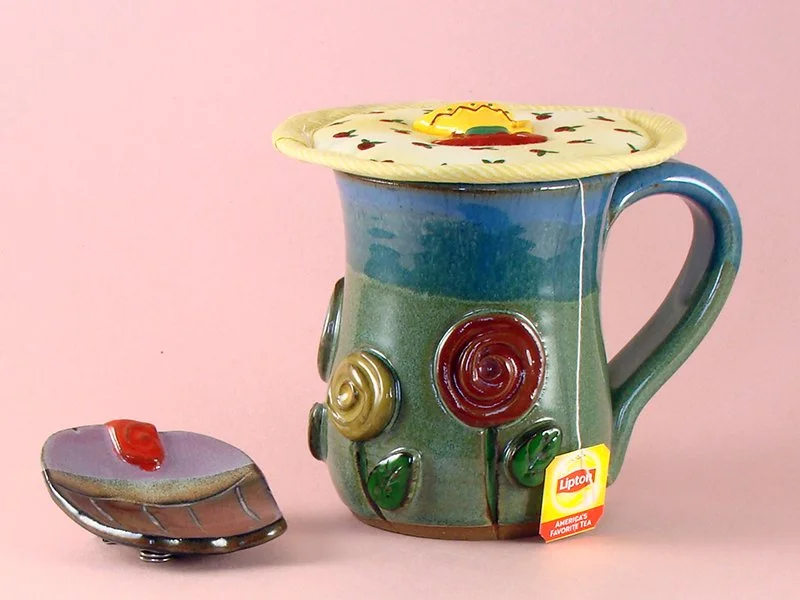 Kap Rosebud Rhapsody ceramic mug tea bag holder 800x600.jpg