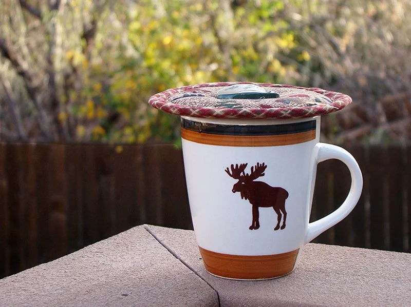 Kap Pacific Northwest moose mug deck backyd 800x600.jpg