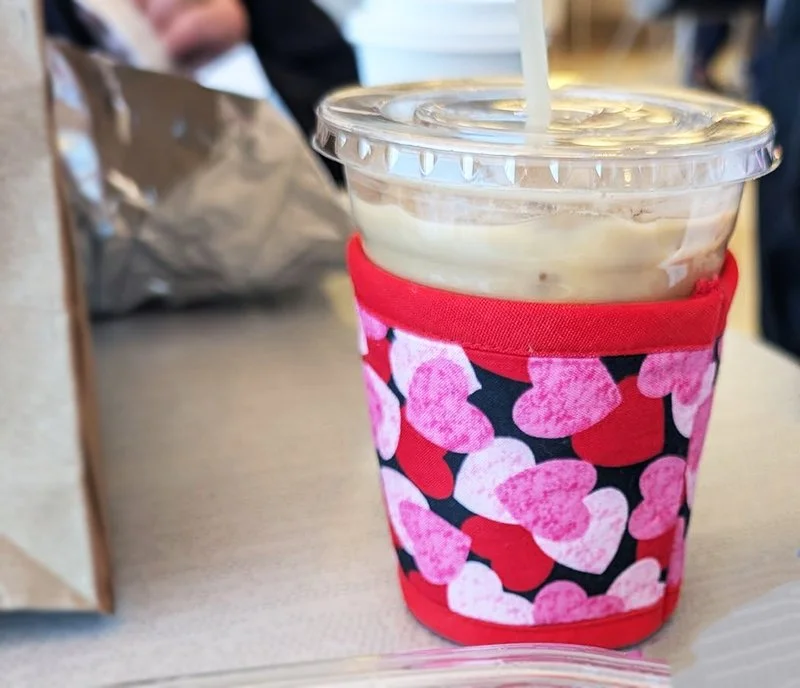 Kollar Hearts Liz photo Pittsburgh airport.jpg