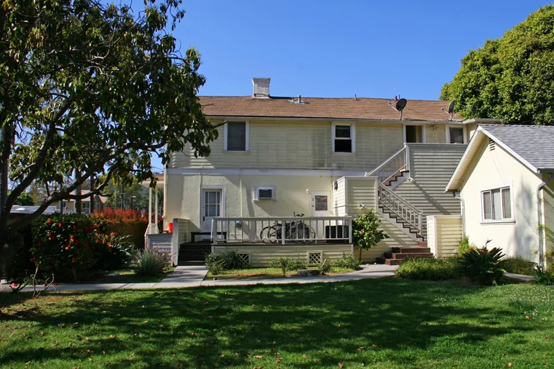 208 West De La Guerra Street