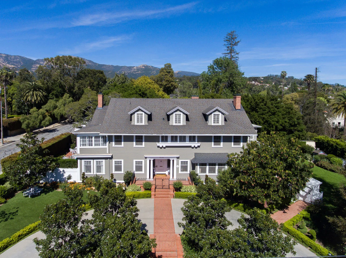 2232SantaBarbaraSt_26front.jpg