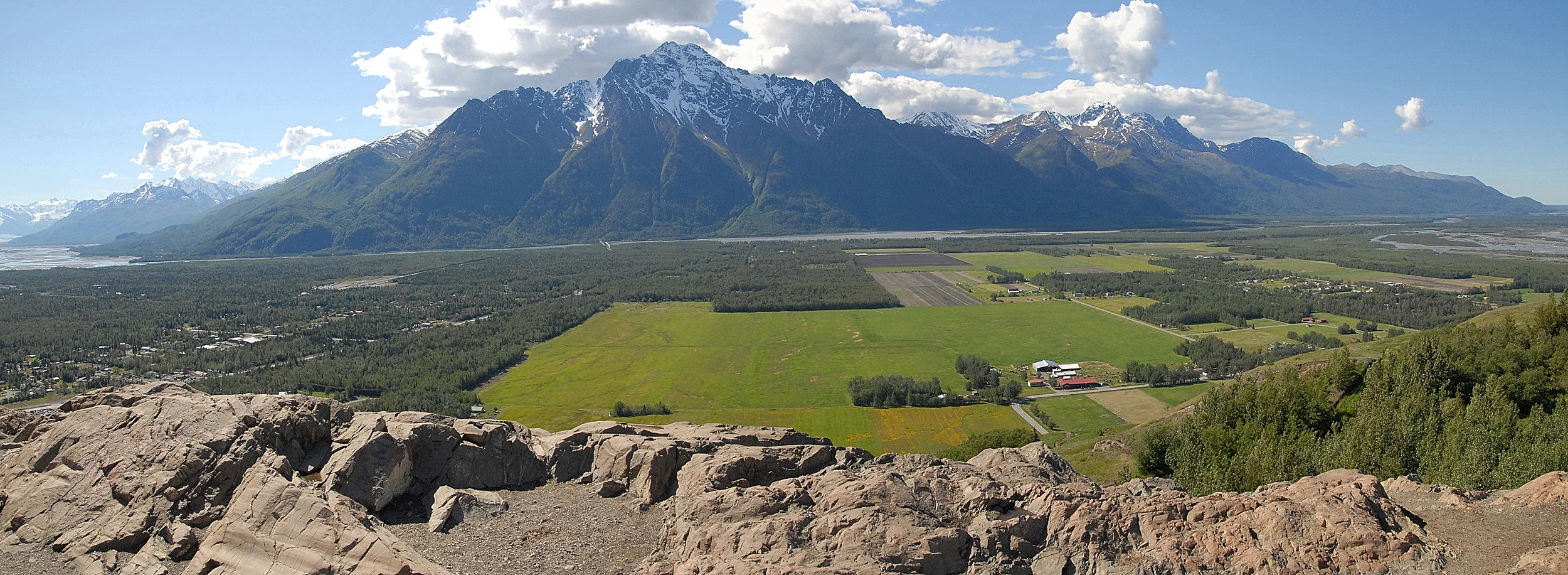 Scenic hiking routes abound!